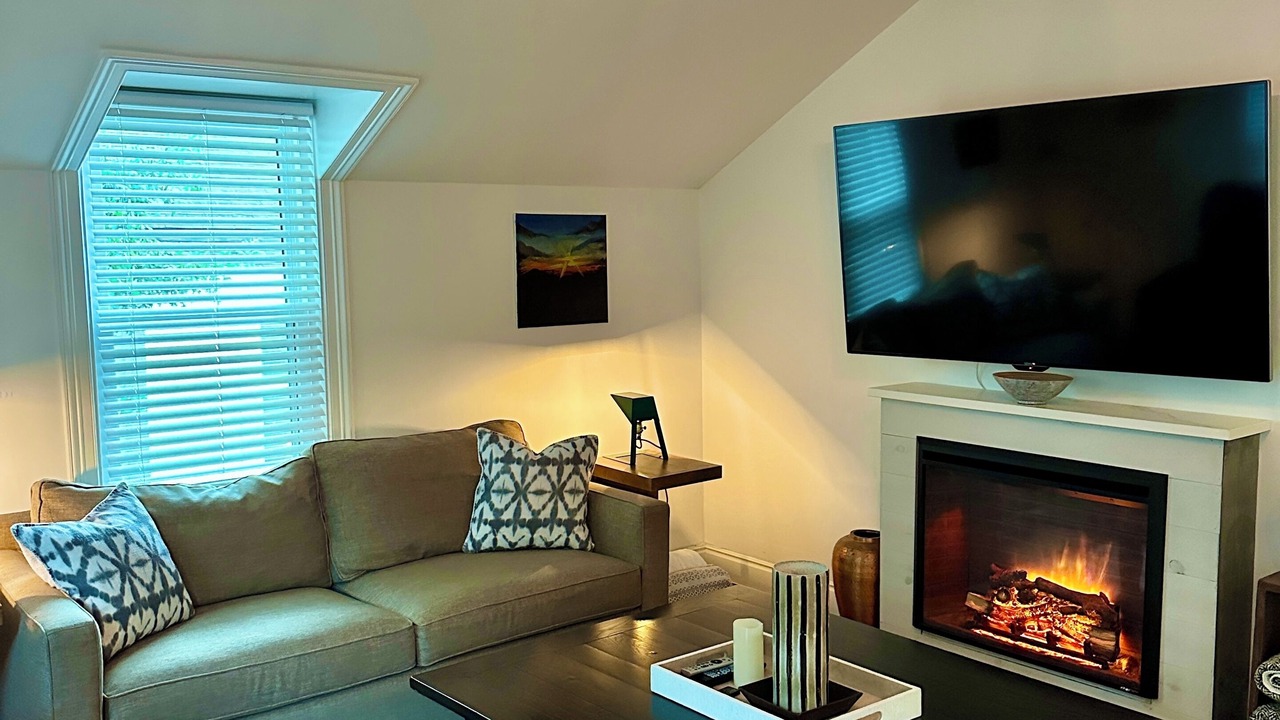 Photo of Livingroom in Washington Ave./ Memorial Park