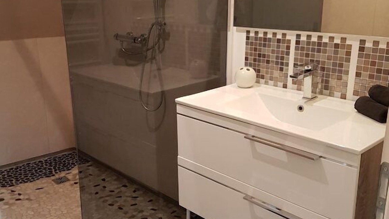 Photo of Bathroom in Saint-Vincent-de-Cosse