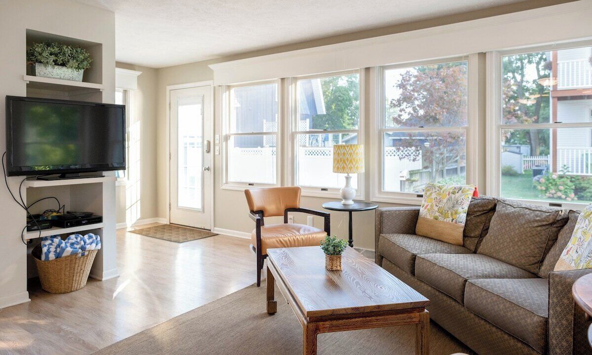 Photo of Livingroom in Ottawa Beach