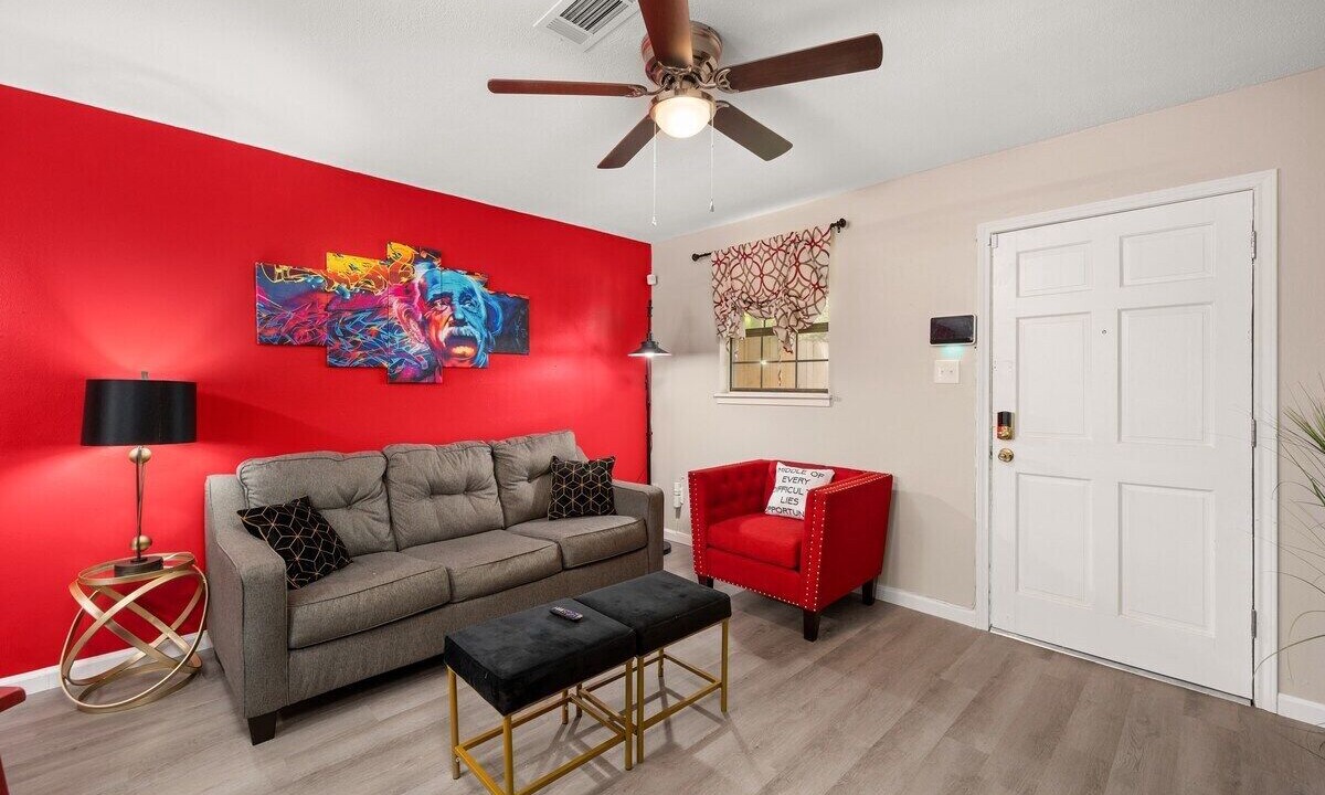 Photo of Livingroom in Pineville