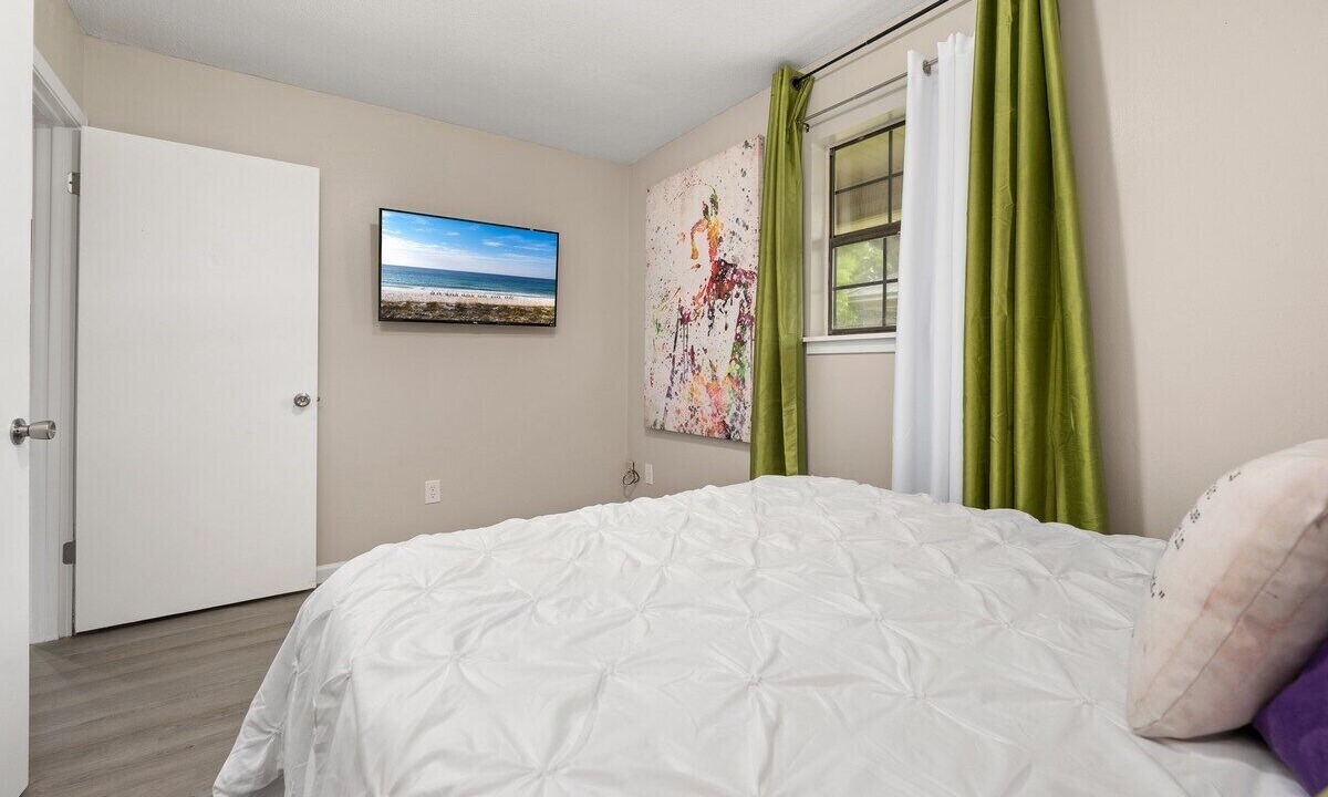 Photo of Bedroom in Pineville