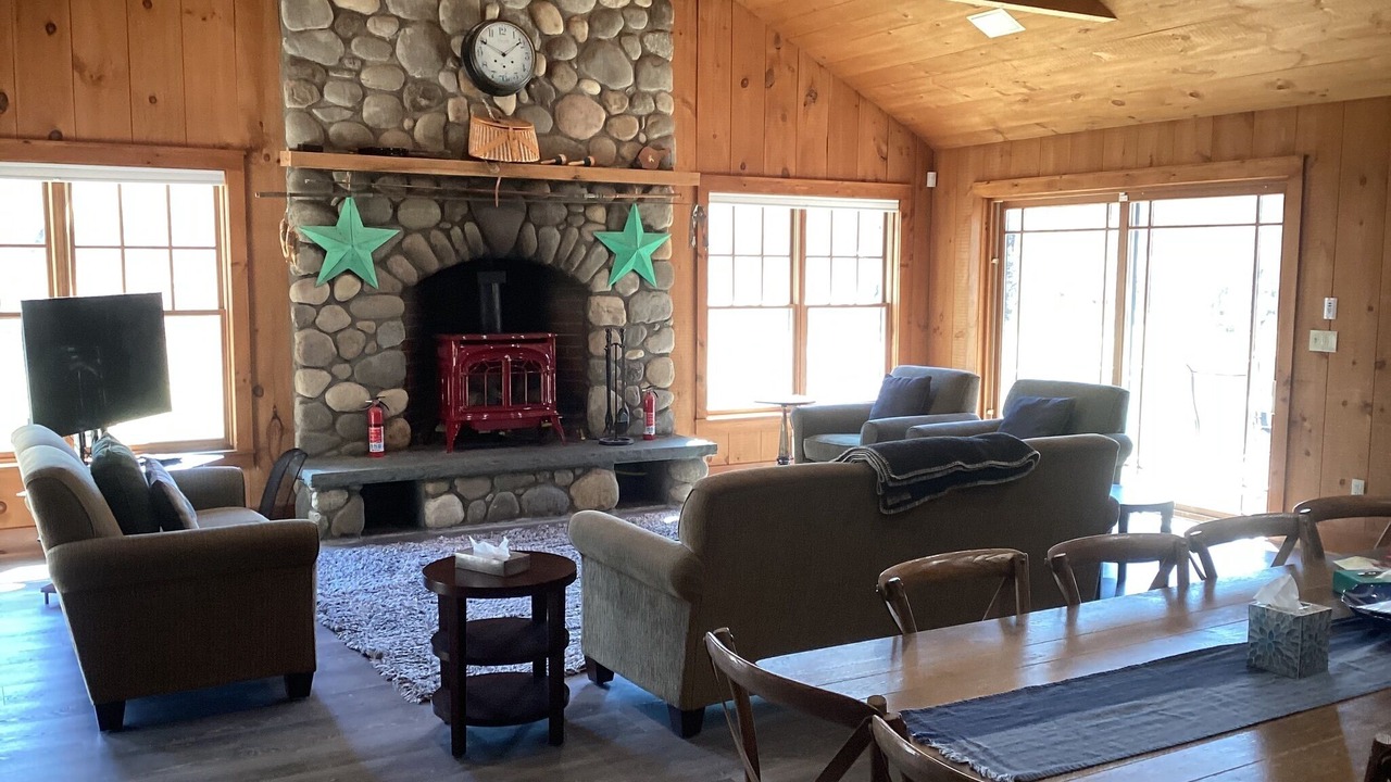 Photo of Bedroom in Hollowville