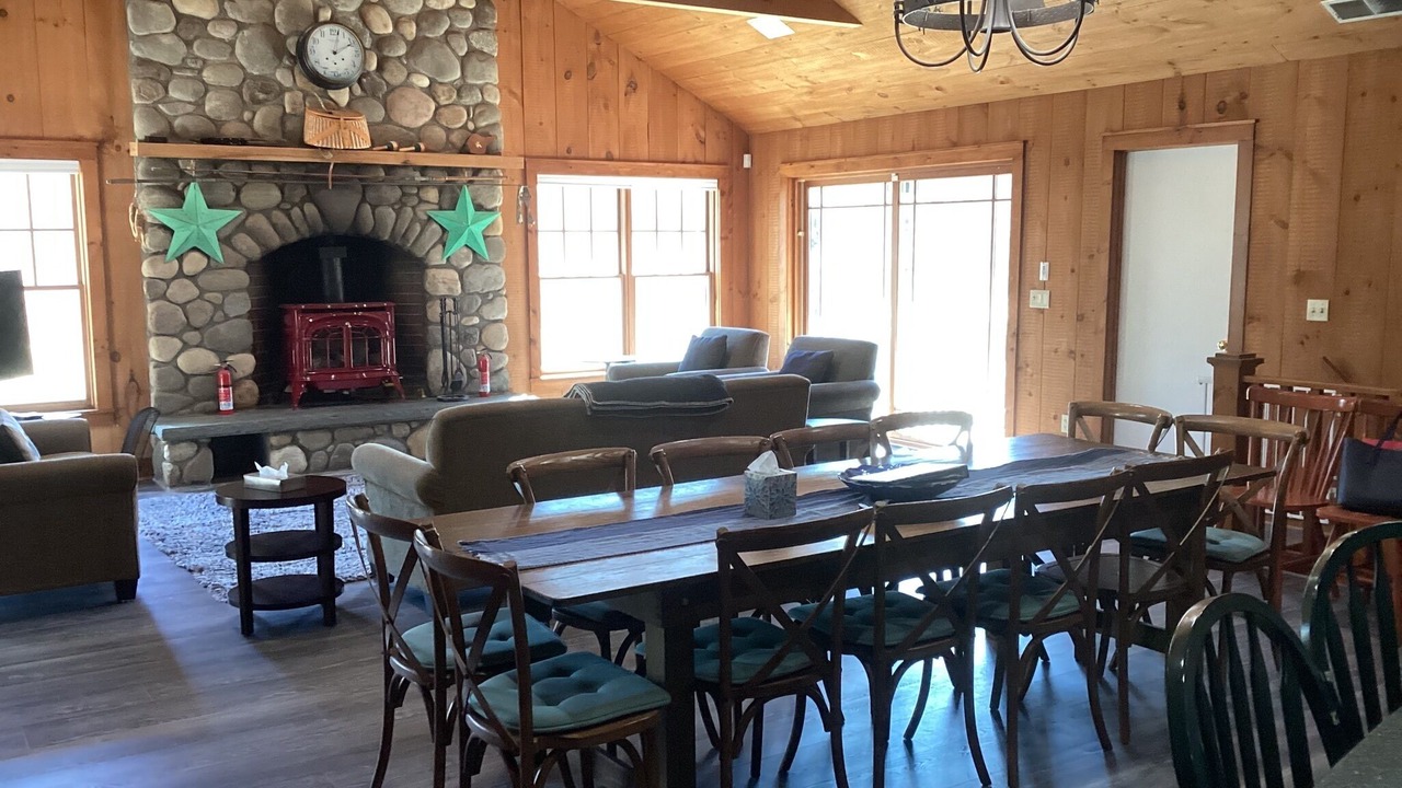 Photo of Bedroom in Hollowville