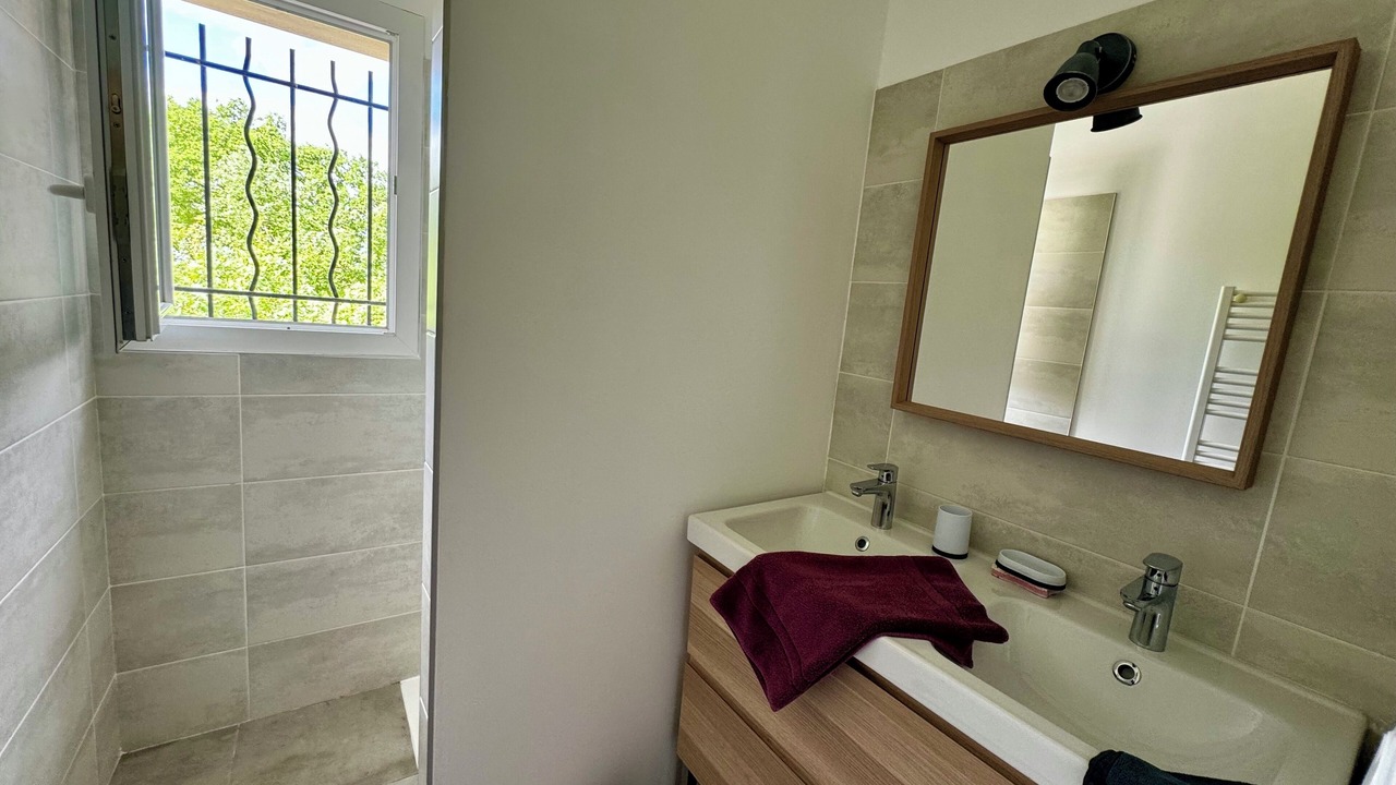 Photo of Bathroom in Saint-Victor-des-Oules