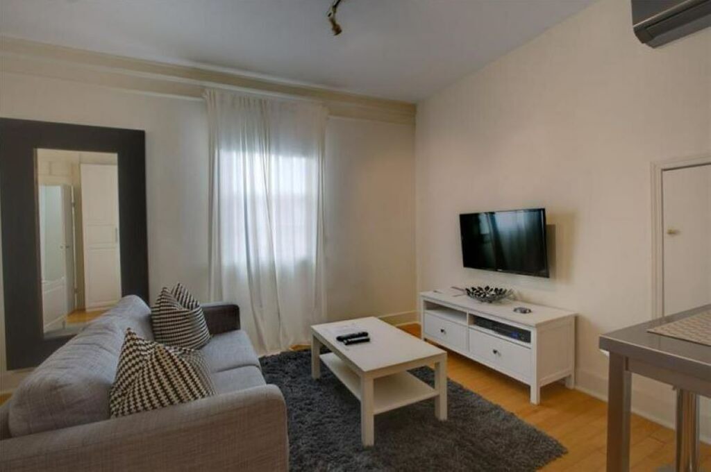 Photo of Livingroom in Uptown Historic District