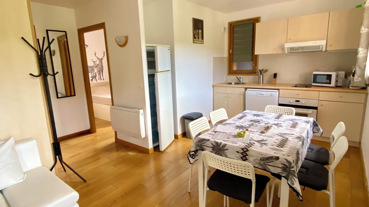 Photo of Others in Peone