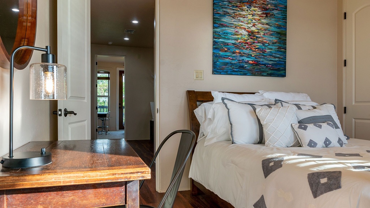 Photo of Bedroom in Brooks Hollow