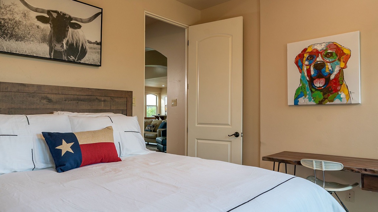 Photo of Bedroom in Brooks Hollow