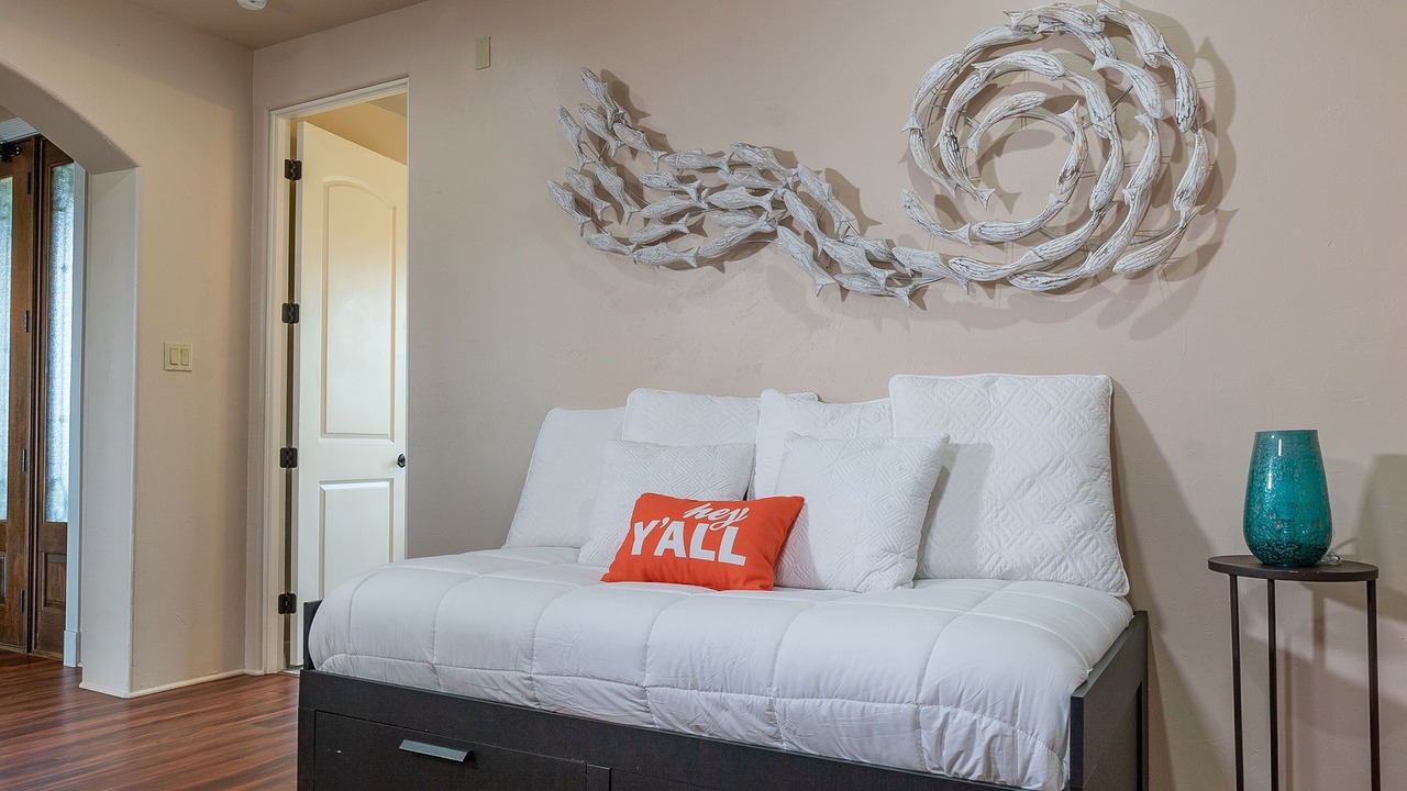 Photo of Bedroom in Brooks Hollow