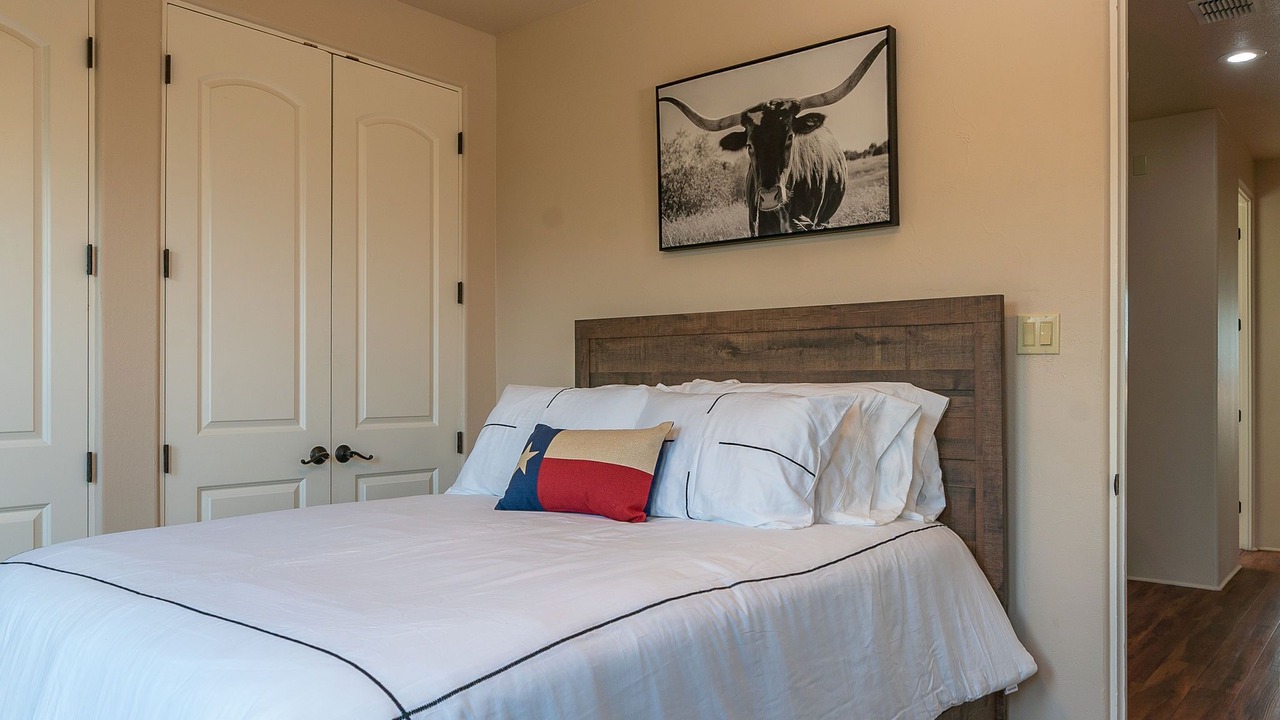 Photo of Bedroom in Brooks Hollow