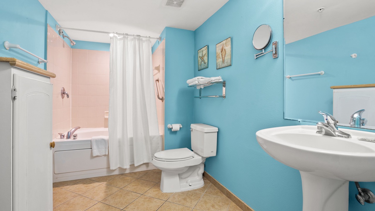 Photo of Bathroom in Ocean Drive