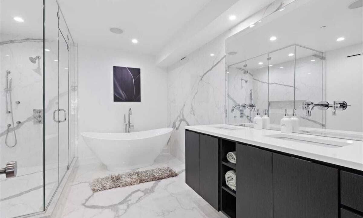 Photo of Bathroom in North Bergen