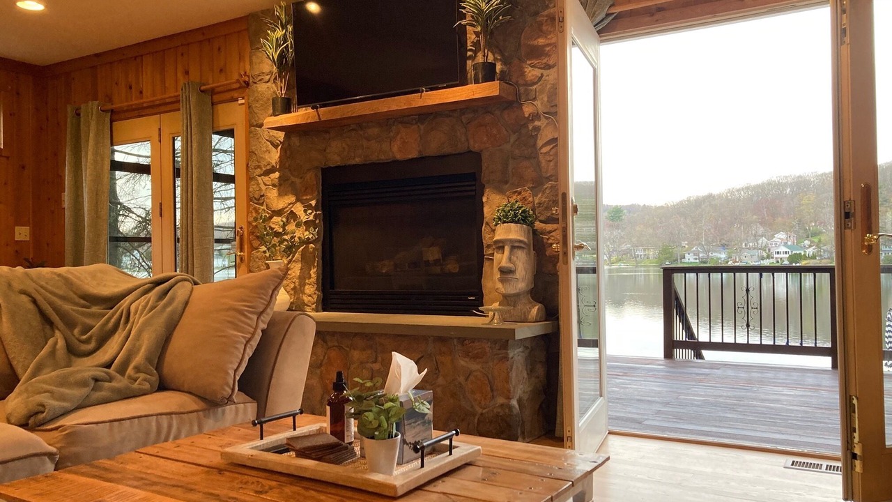 Photo of Livingroom in Plymouth