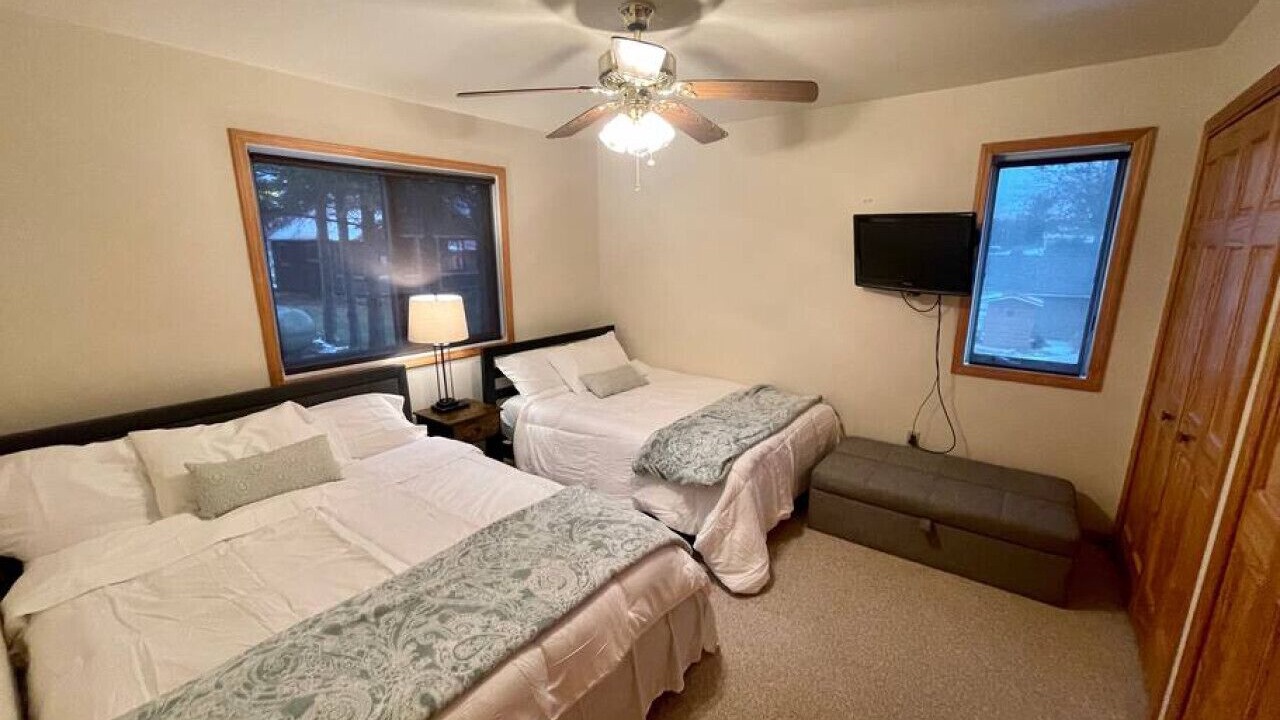 Photo of Bedroom in Hale