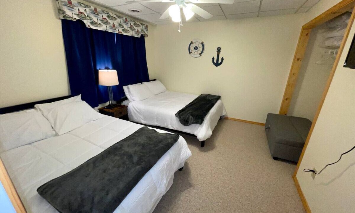 Photo of Bedroom in Hale