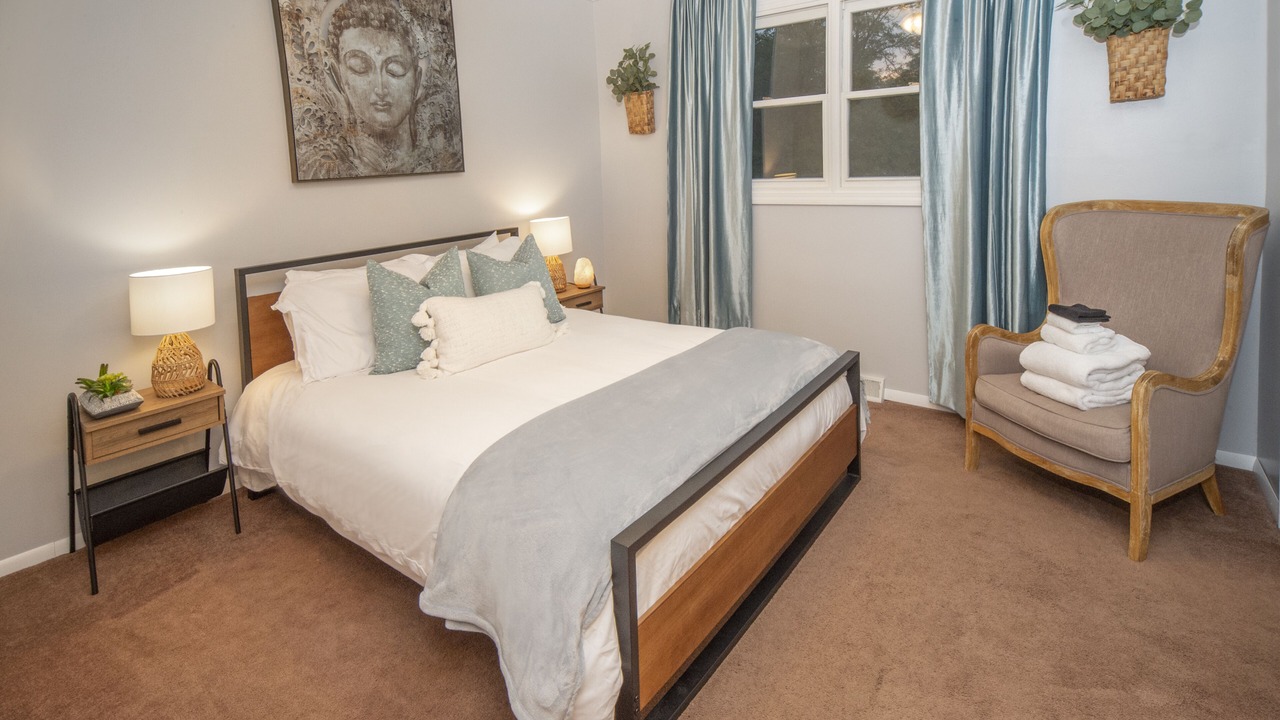 Photo of Bedroom in Saratoga Springs