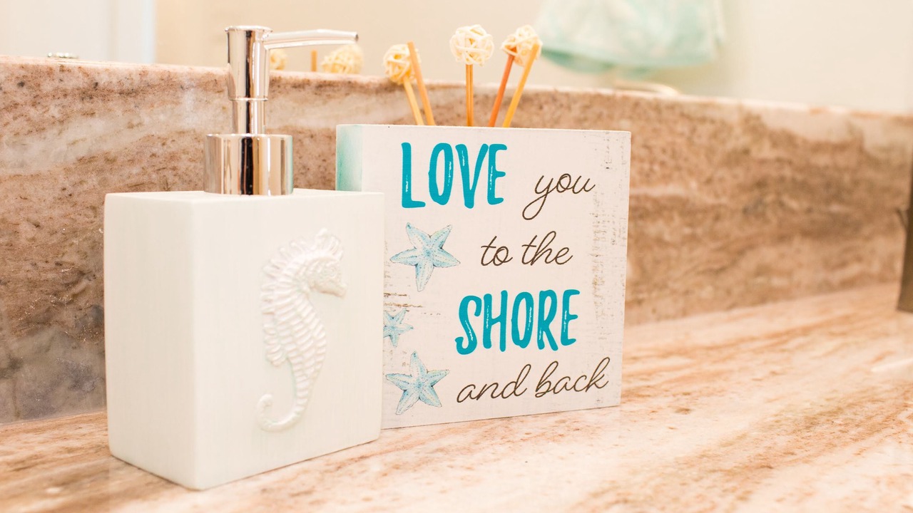 Photo of Bathroom in Pirates Beach
