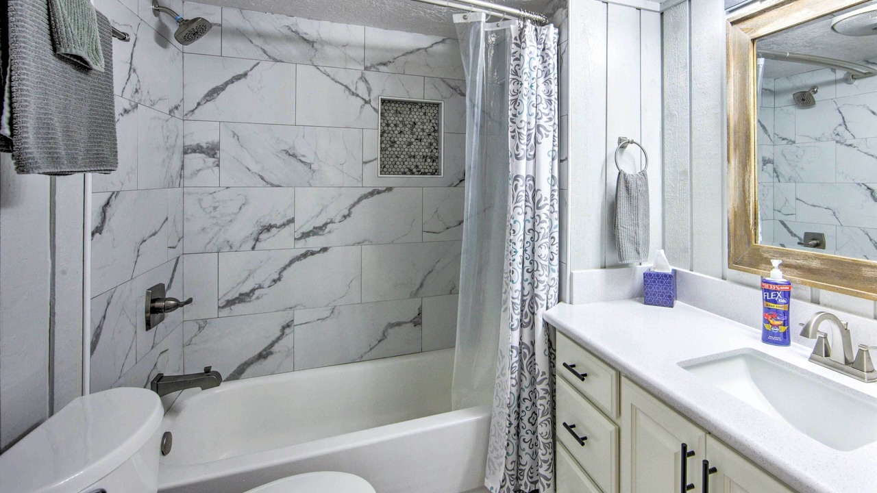 Photo of Bathroom in Brookeland