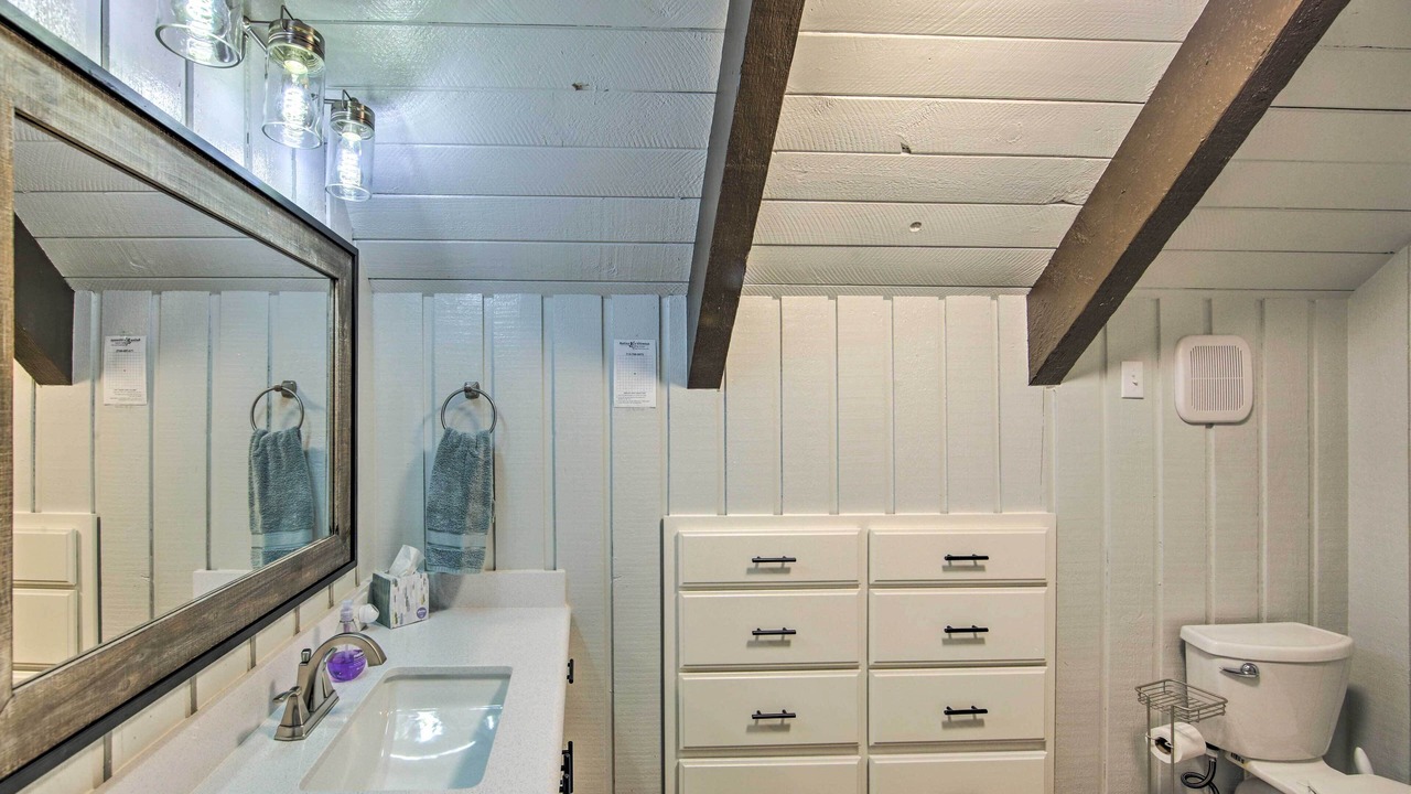 Photo of Bathroom in Brookeland