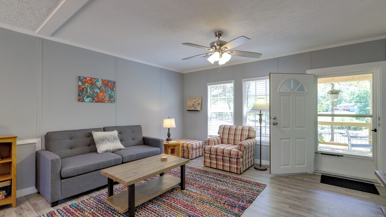 Photo of Livingroom in Eatonton