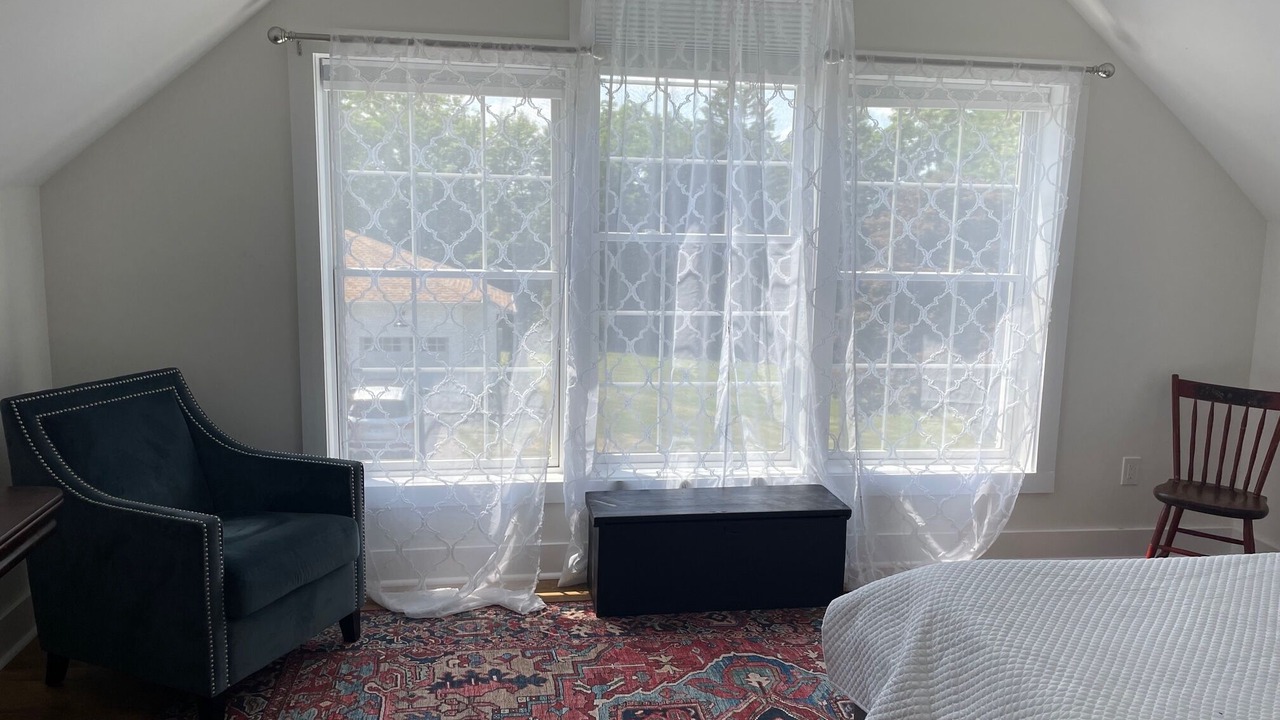 Photo of Bedroom in Roxbury