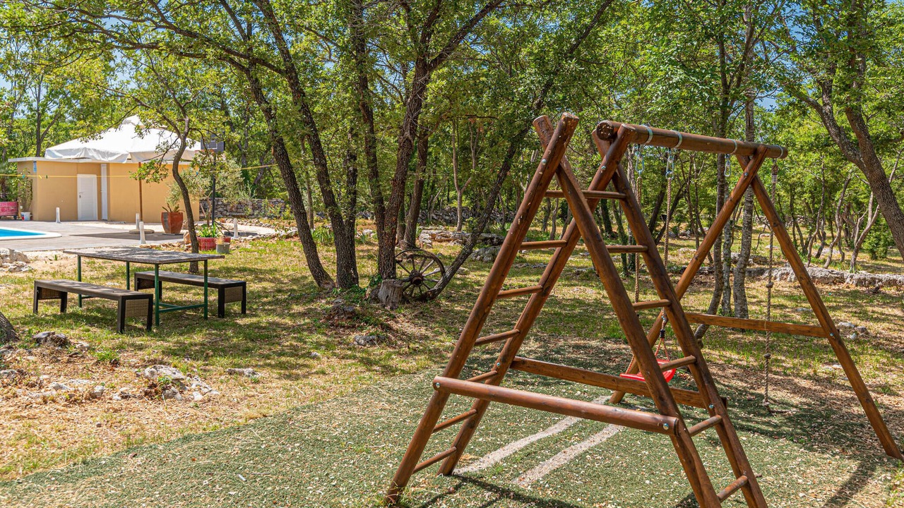 Photo of Outdoor in Oklaj