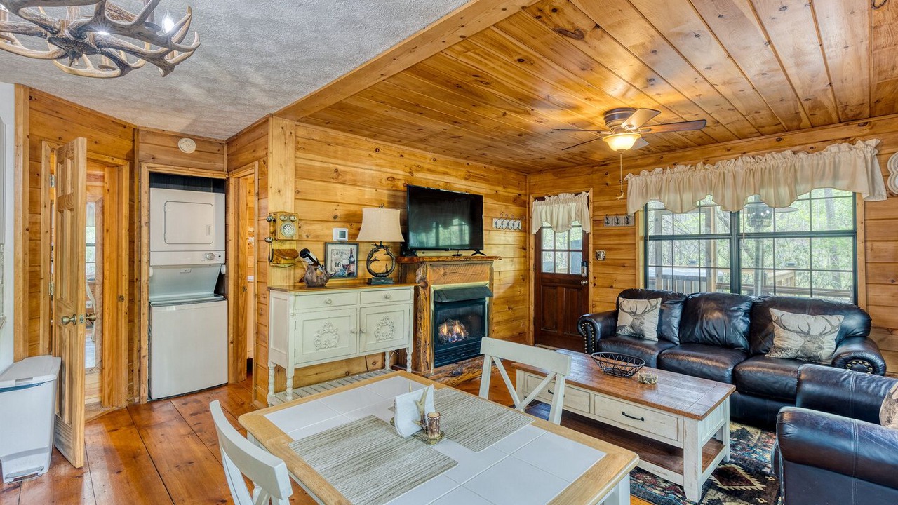 Photo of Livingroom in Morganton