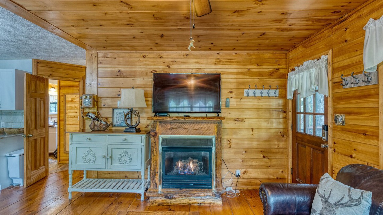 Photo of Livingroom in Morganton