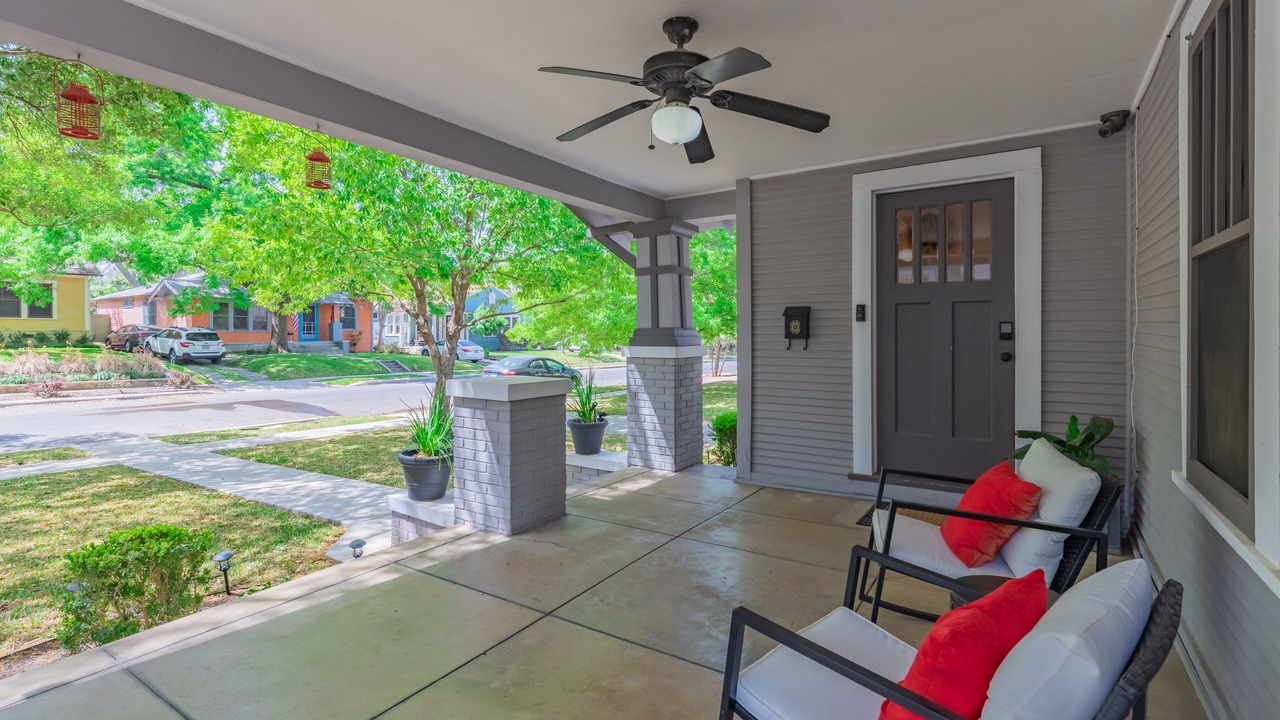 Photo of Patio Balcony in Mahncke Park