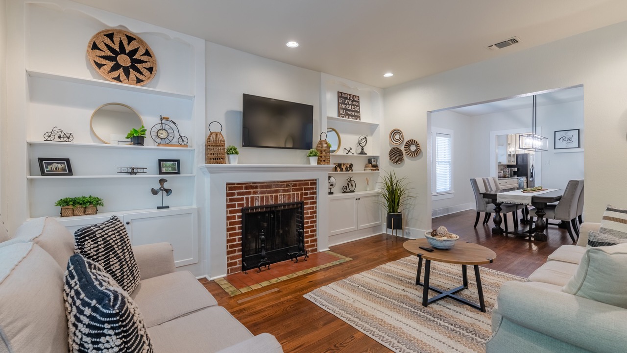Photo of Livingroom in Mahncke Park
