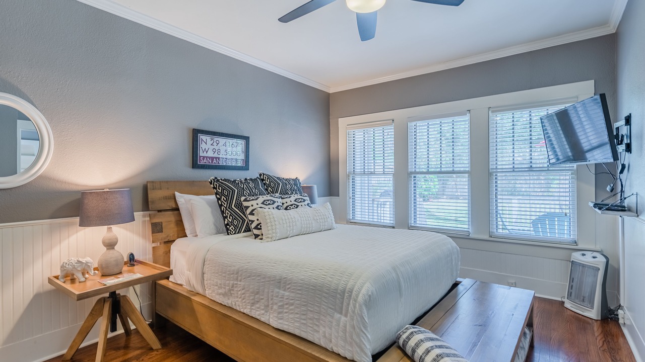 Photo of Bedroom in Mahncke Park
