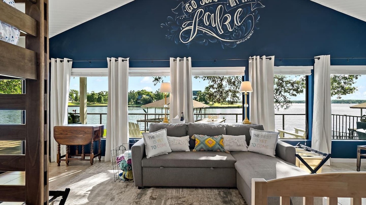 Photo of Livingroom in Enchanted Oaks