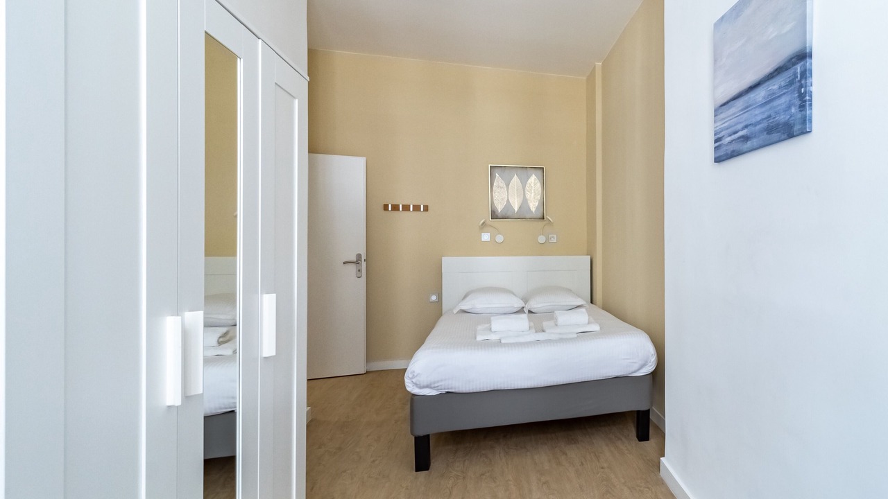 Photo of Bedroom in Noailles