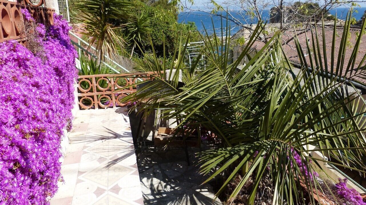 Photo of Outdoor in Ensues-la-Redonne