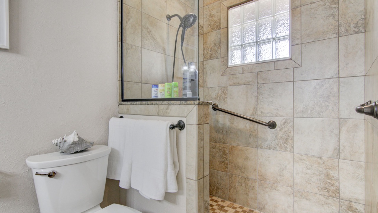 Photo of Bathroom in Lakeview  Jefferson County
