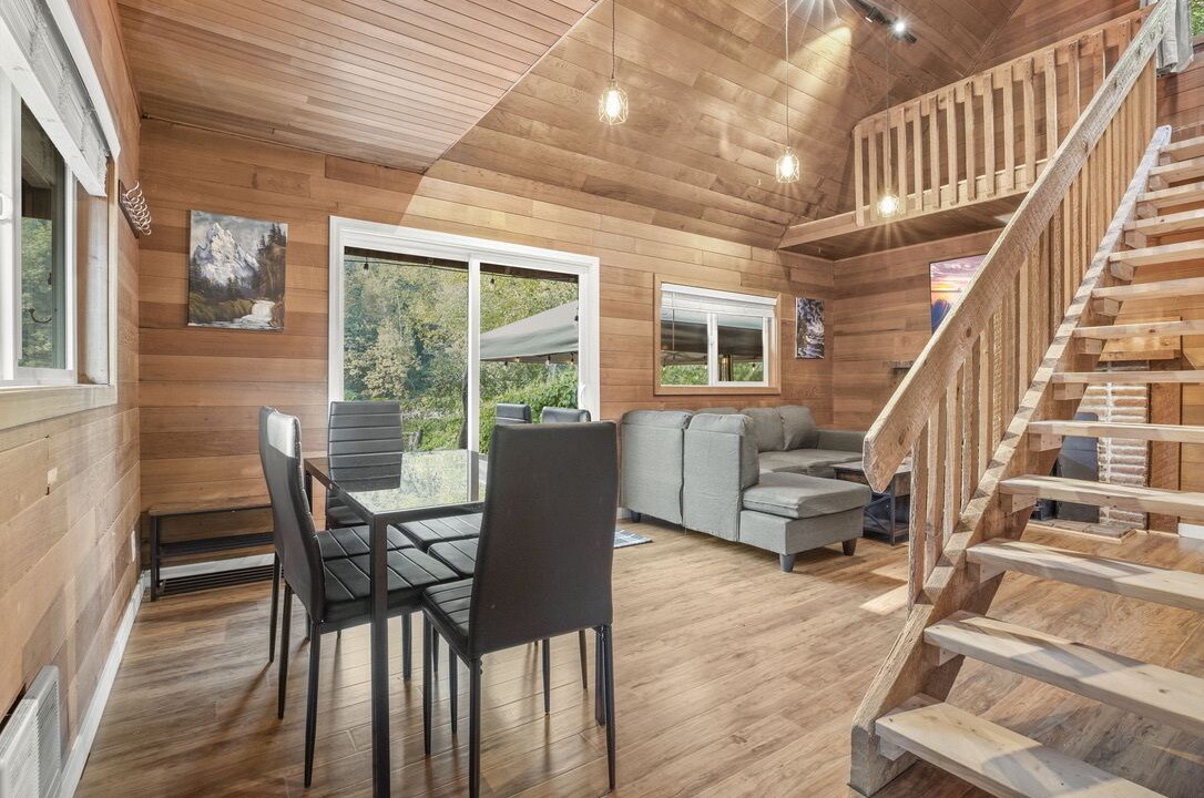 Photo of Others in Gold Bar