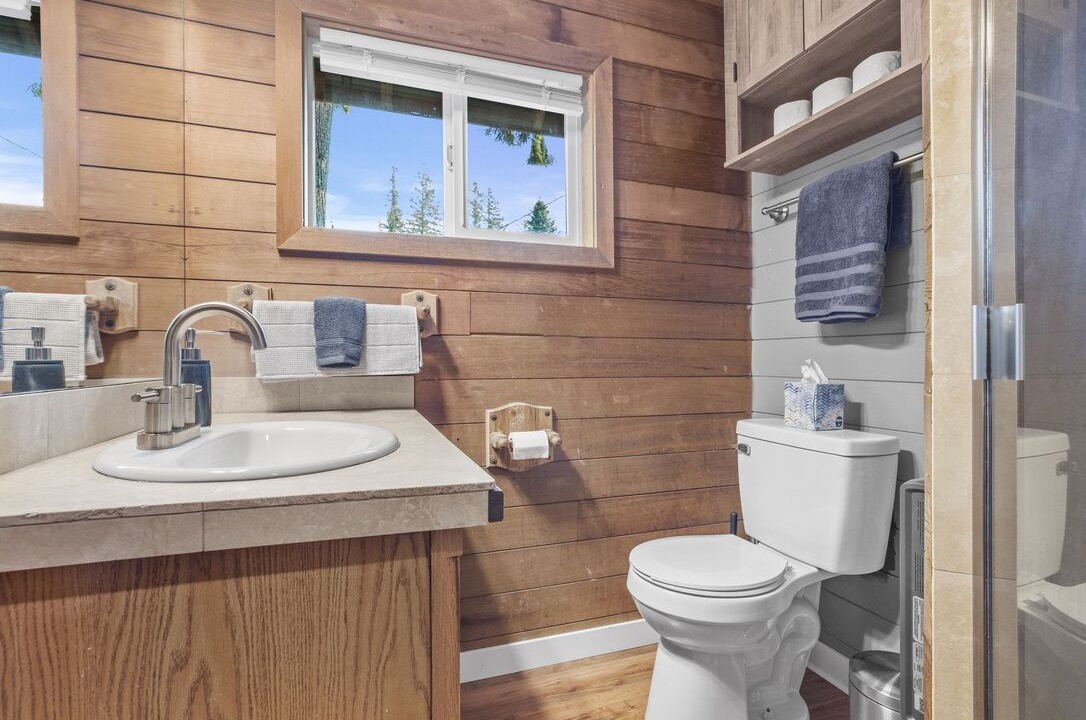 Photo of Bathroom in Gold Bar