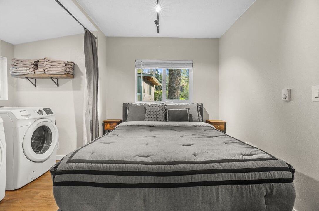 Photo of Others in Gold Bar