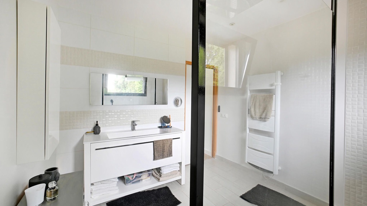 Photo of Bathroom in Saint-Laurent-des-Arbres