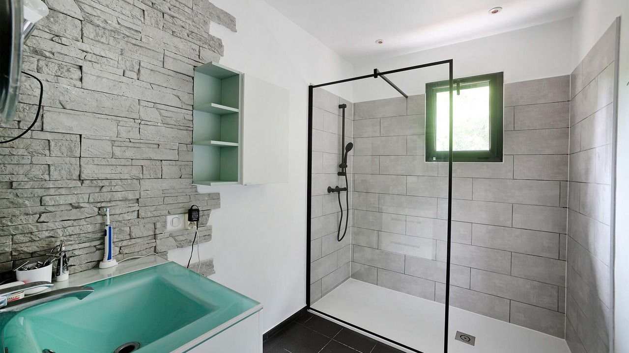 Photo of Bathroom in Saint-Laurent-des-Arbres