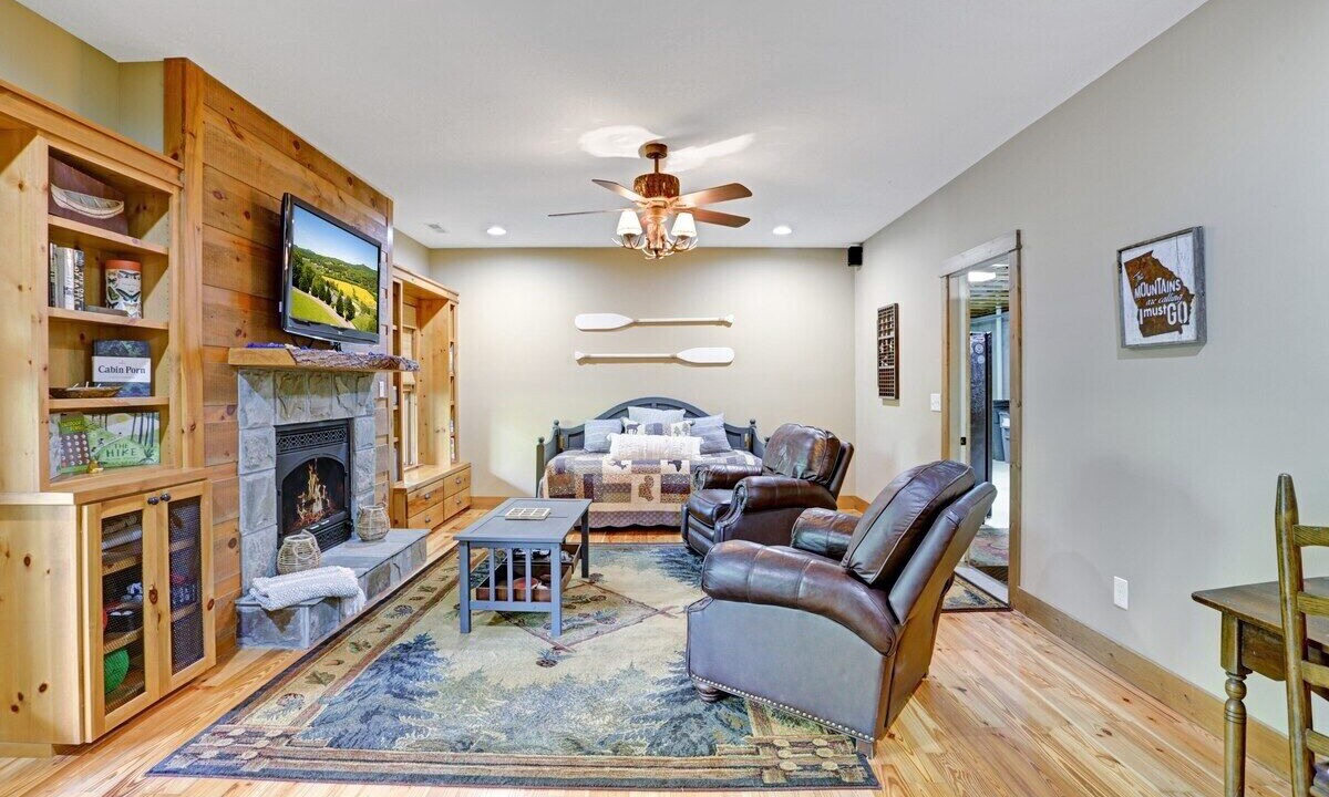 Photo of Others in Hiawassee