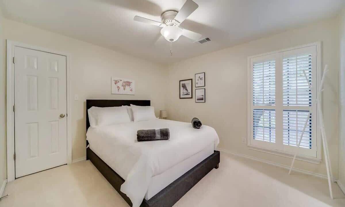 Photo of Bedroom in Far North Dallas