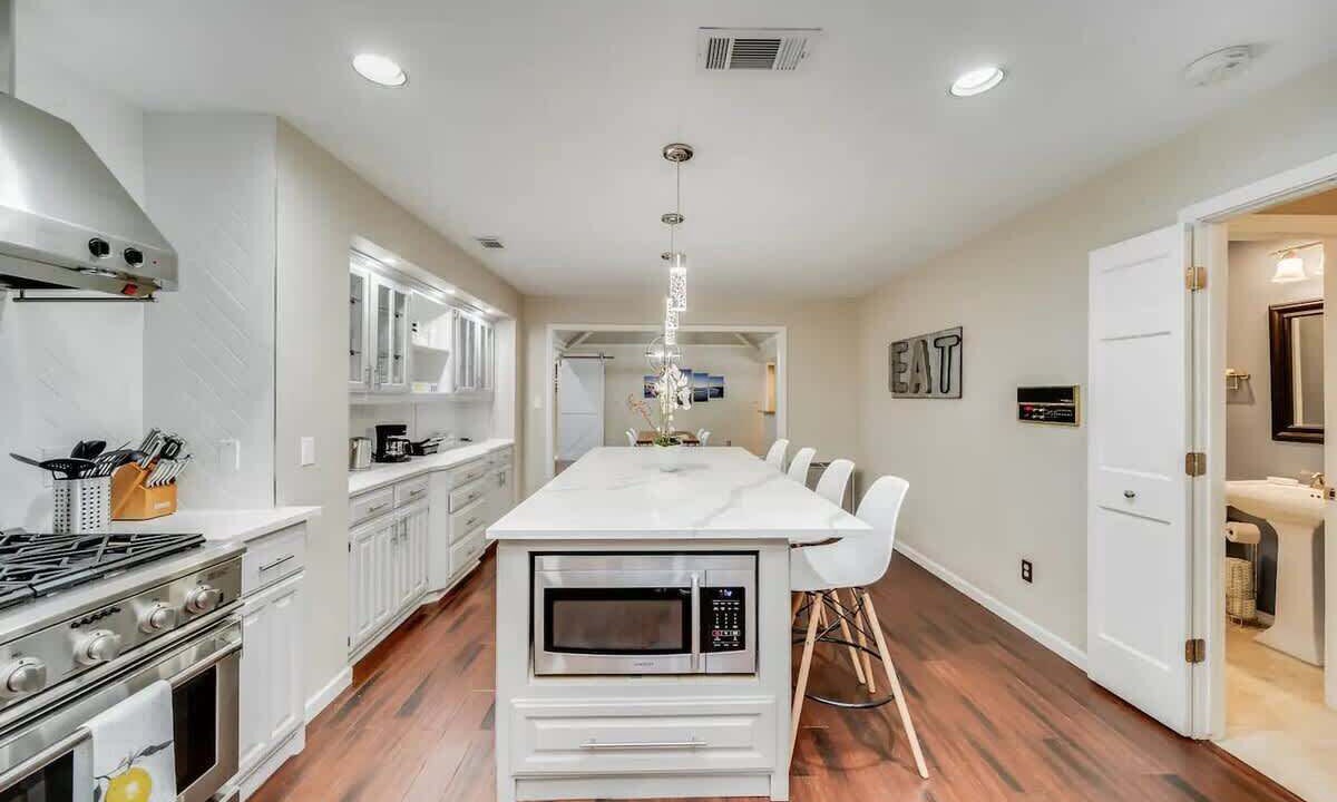Photo of Kitchen in Far North Dallas