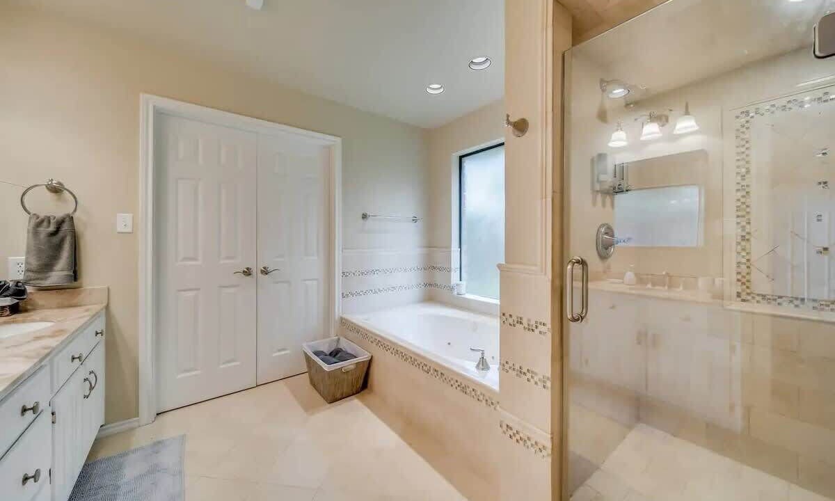 Photo of Bathroom in Far North Dallas