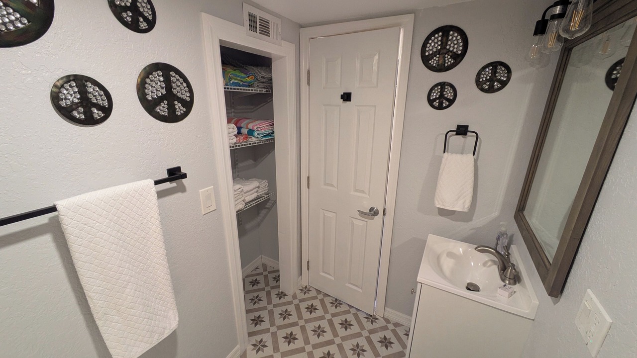 Photo of Bathroom in Weeki Wachee Gardens