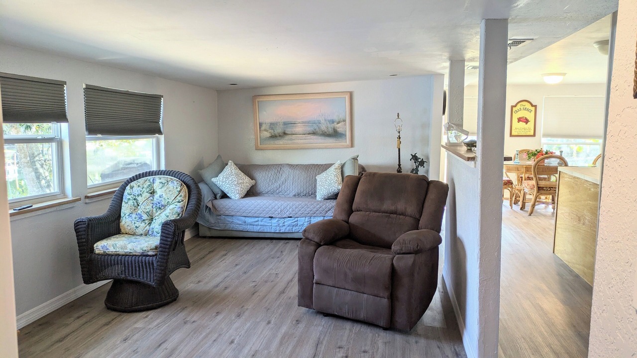 Photo of Livingroom in Weeki Wachee Gardens