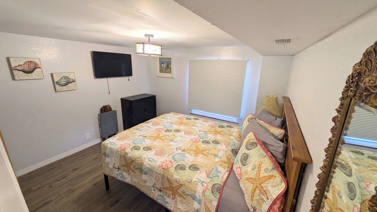 Photo of Bedroom in Weeki Wachee Gardens