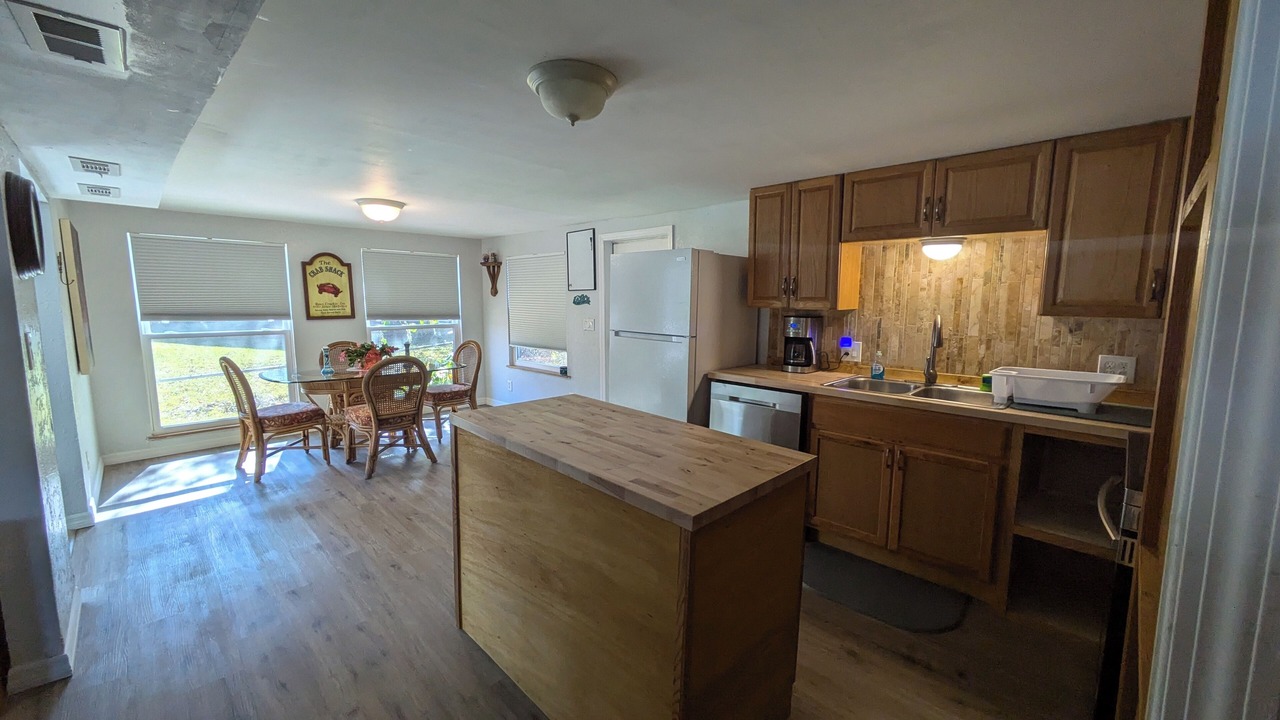 Photo of Kitchen in Weeki Wachee Gardens