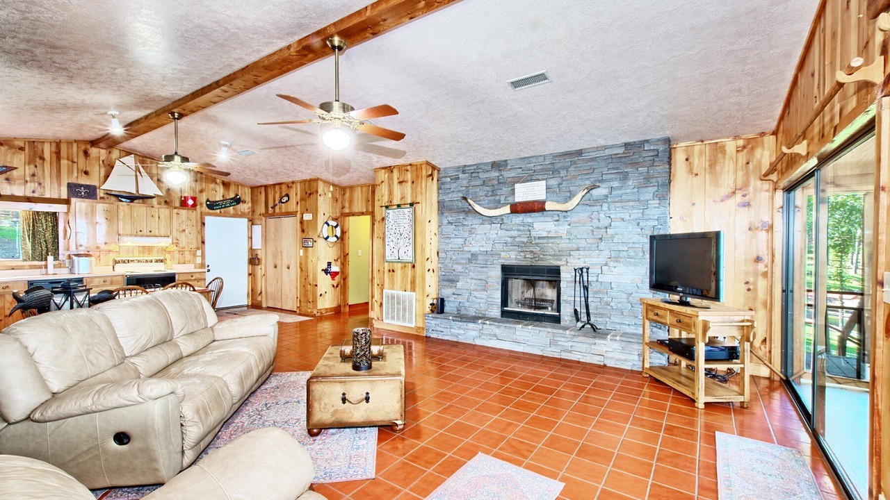Photo of Livingroom in South Toledo Bend