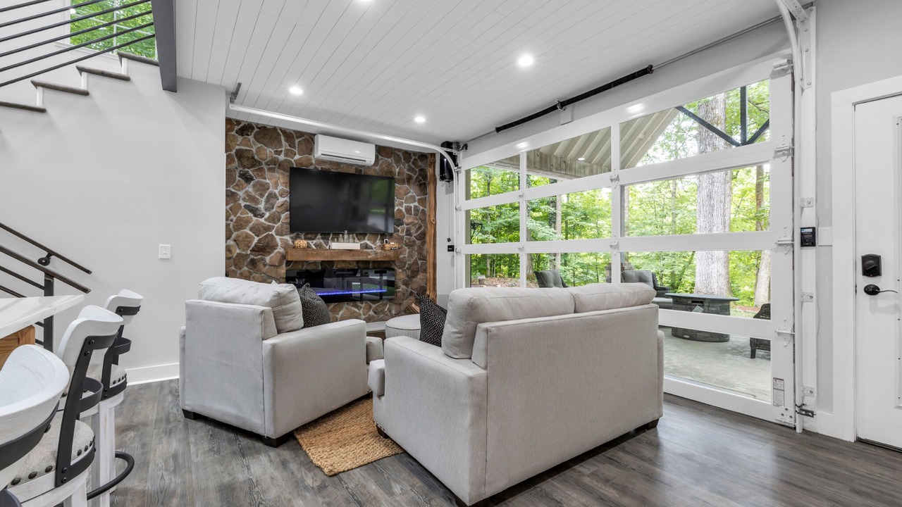 Photo of Livingroom in Cleveland